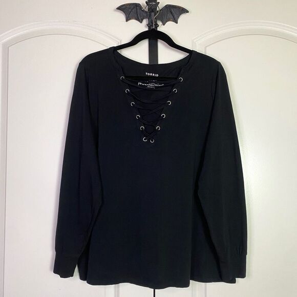 Torrid Gothic Black Tie Front Long Sleeve Blouse, Comfortable, Stretchy Size 1X - Picture 4 of 11
